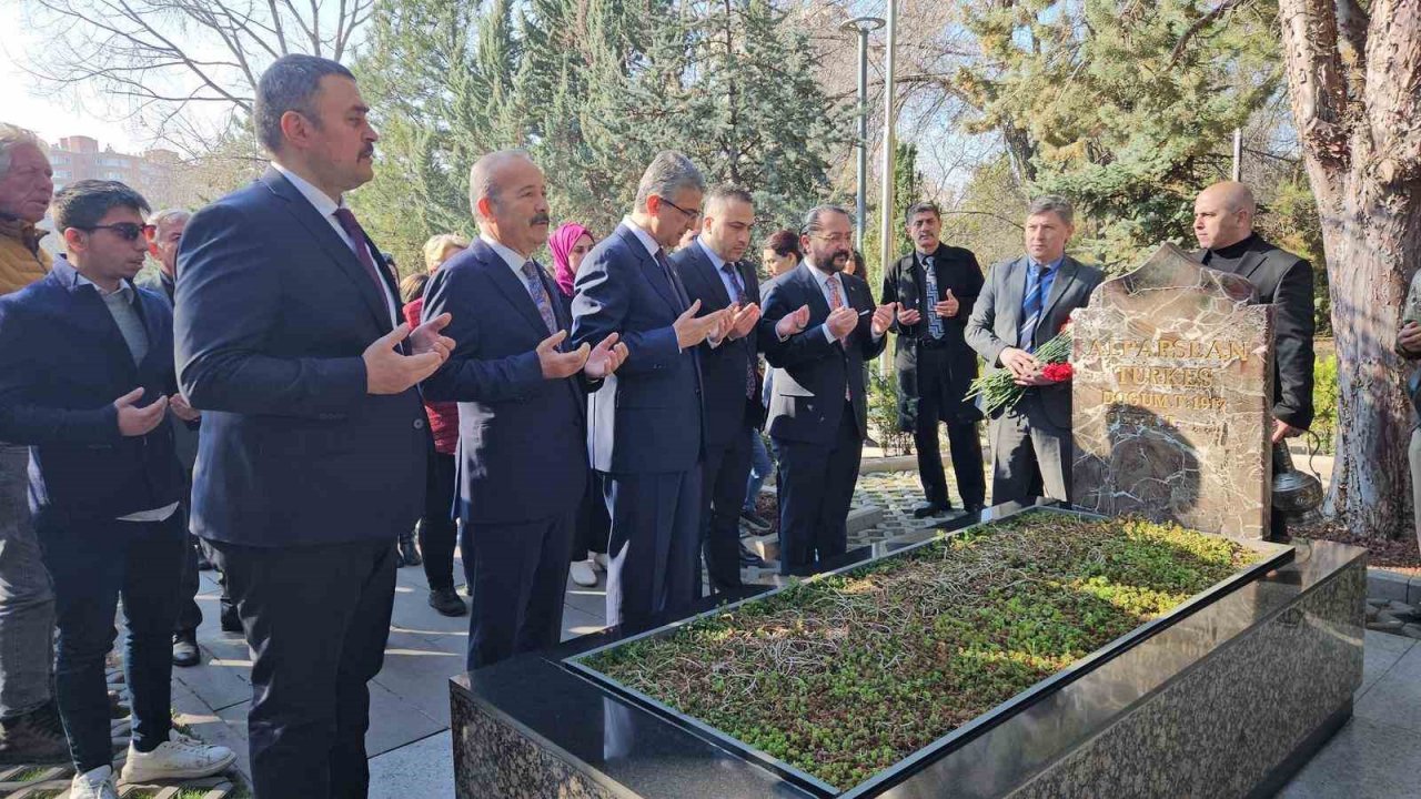 MHP İl Başkanı Yılmaz; “Başbuğumuzun fikirleri Türk dünyasına bayrak olmaktadır”