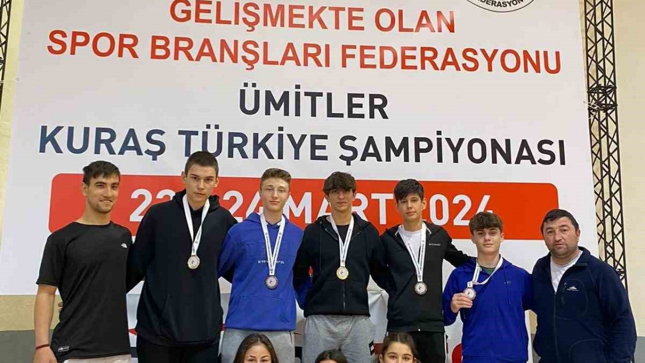 Şampiyonadan 7 madalya ile dönen sporcular başarıya imza attı