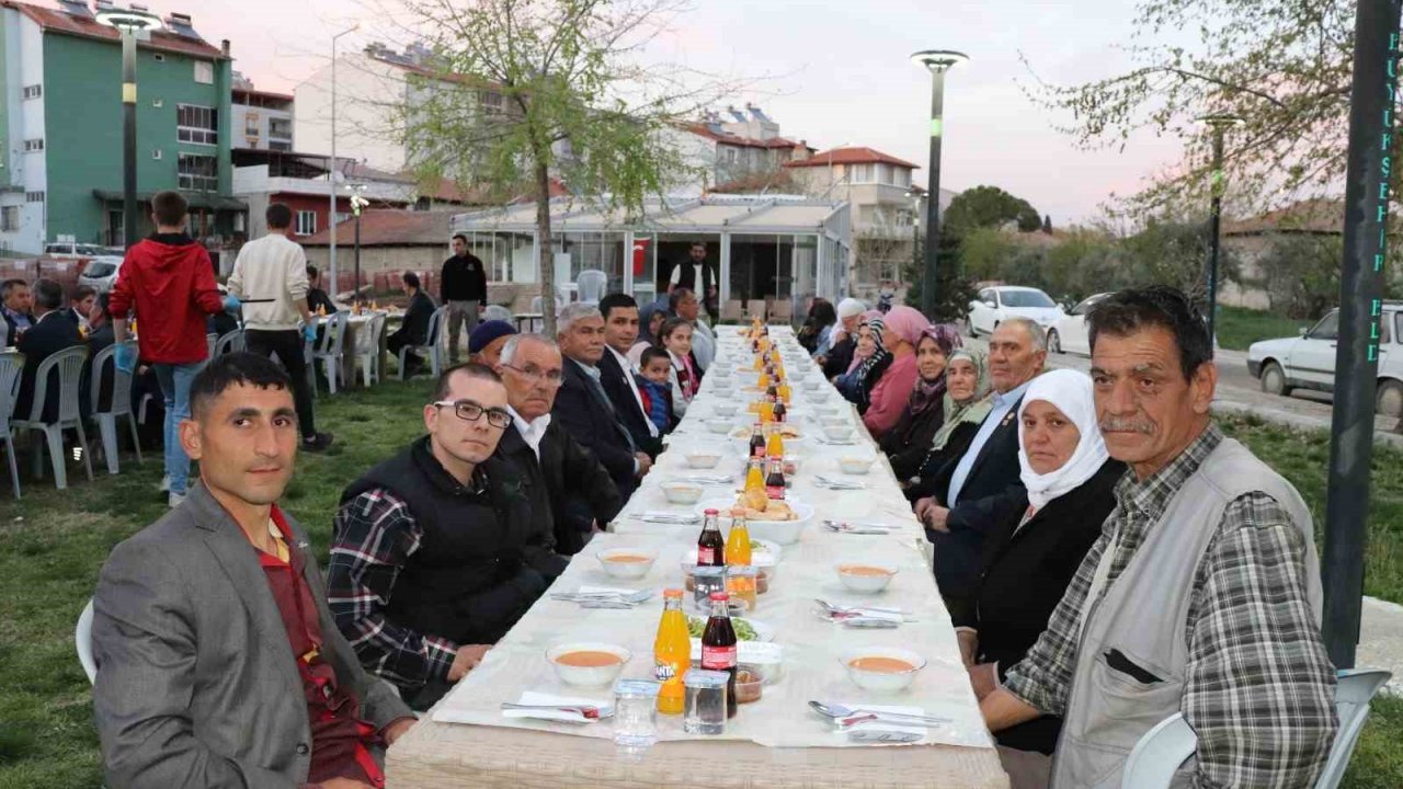 Selendi’de şehit yakınları ve gazilere iftar yemeği