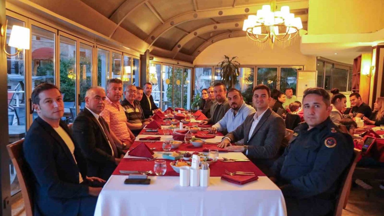 Bodrumlu gazeteciler protokol ile iftarda buluştu