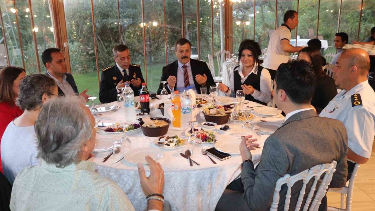 Dalaman’da polislerden iftar yemeği