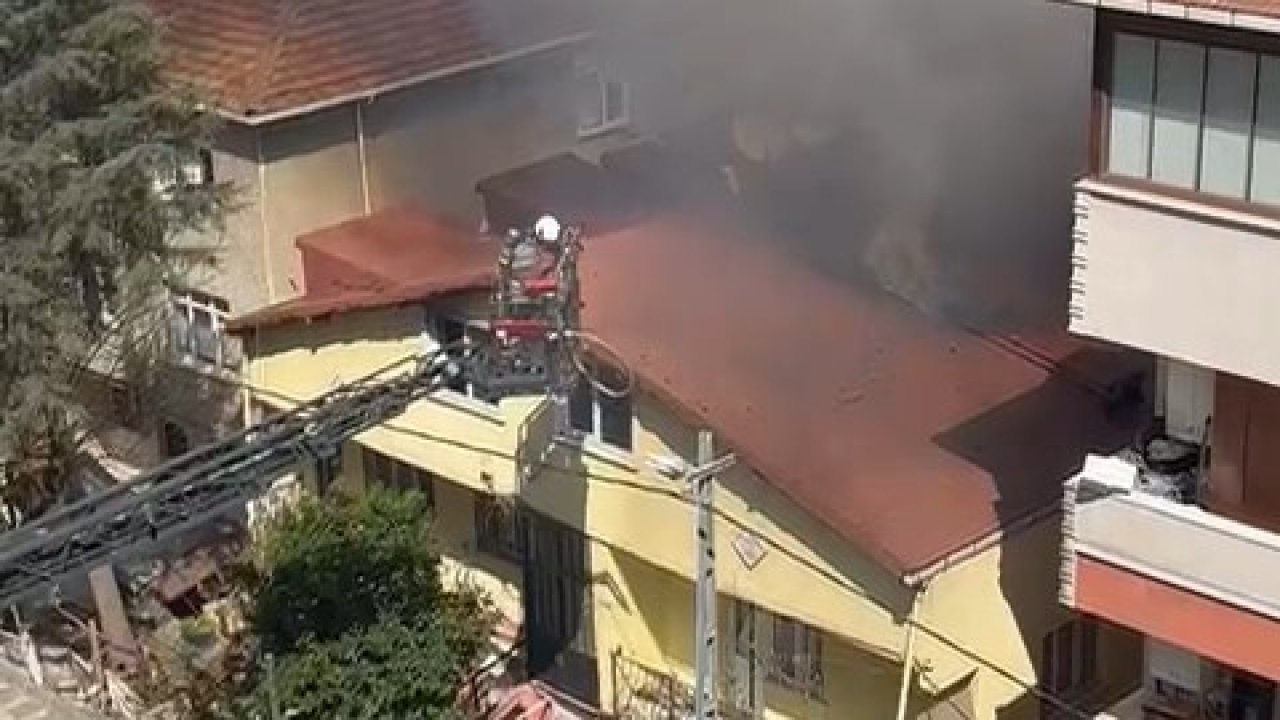 Ümraniye’de alev alev yanan evde mahsur kalanlar komşuları tarafından kurtarıldı