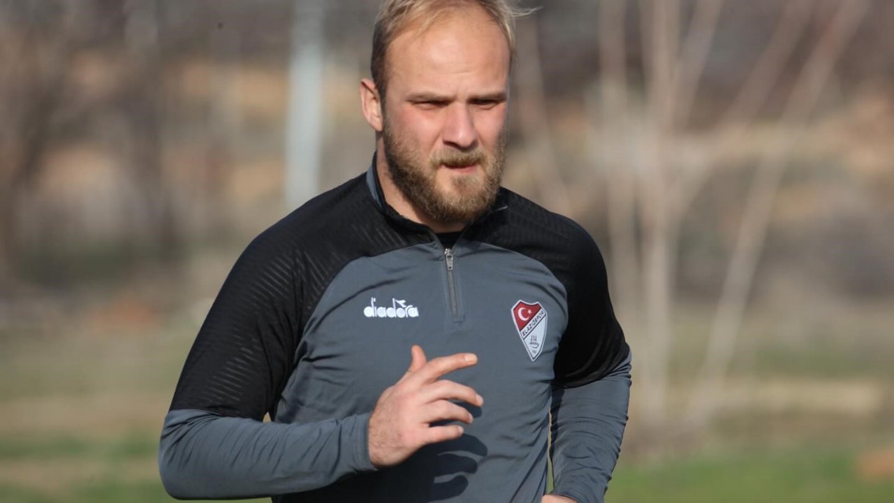 Elazığspor’da kaleci Hakan korkuttu