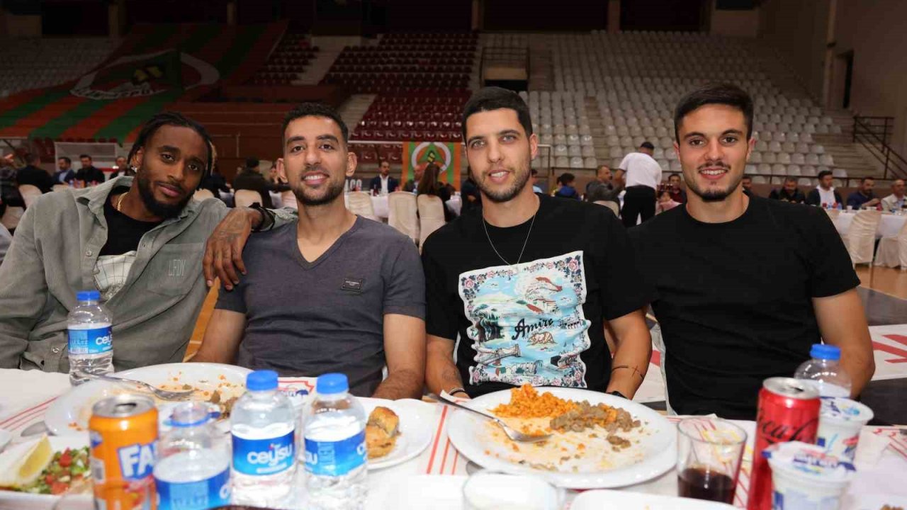 Alanyaspor iftar yemeğinde buluştu