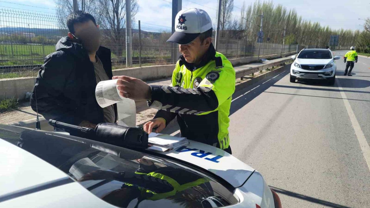 Polis ekiplerinin bayram denetimleri tüm hızıyla devam ediyor