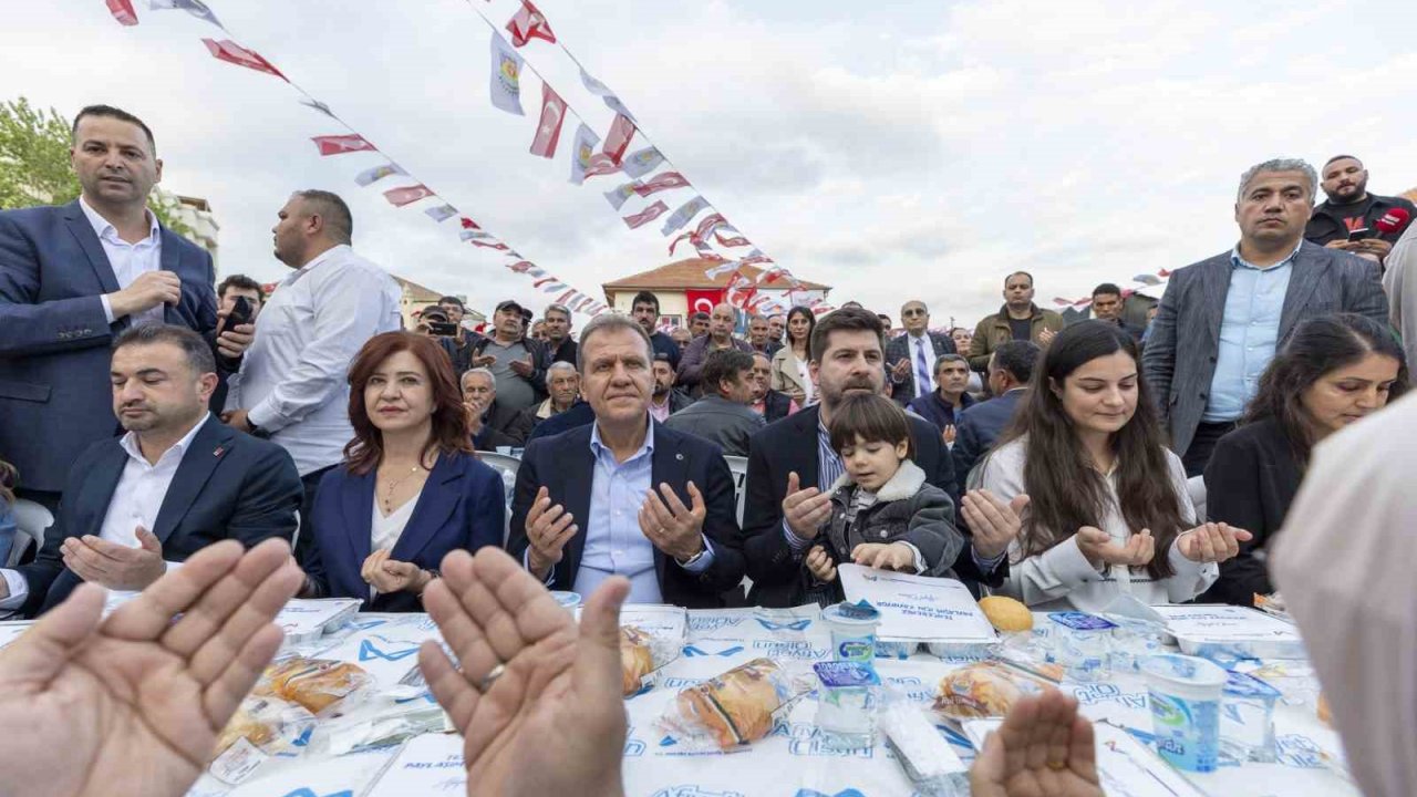 Başkan Seçer, ’Bayram Sofrası’nda Tarsus halkıyla buluştu