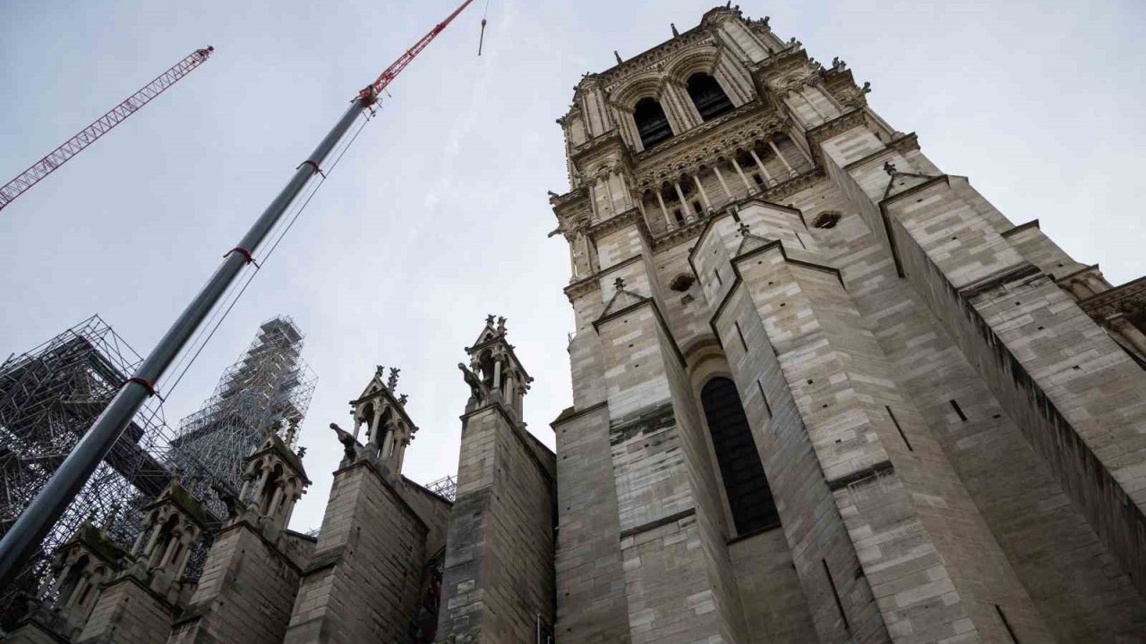 Notre-Dame Katedrali’nin 8 Aralık’ta açılması bekleniyor