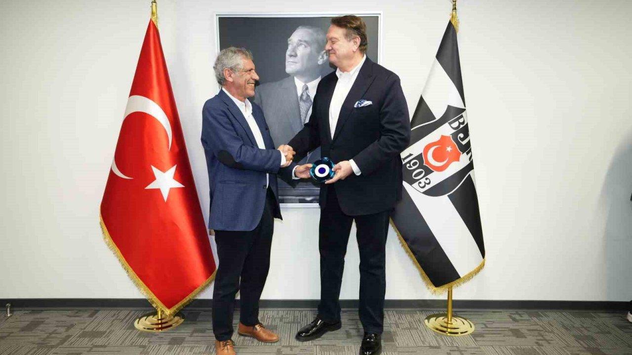 Beşiktaş Başkanı Hasan Arat, Fernando Santos ile vedalaştı