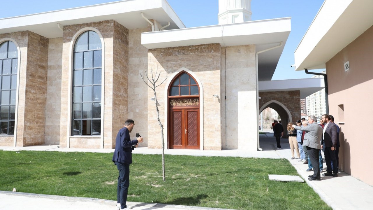Başkan Palancıoğlu yapımı devam eden Adem Tanç Cami’yi inceledi