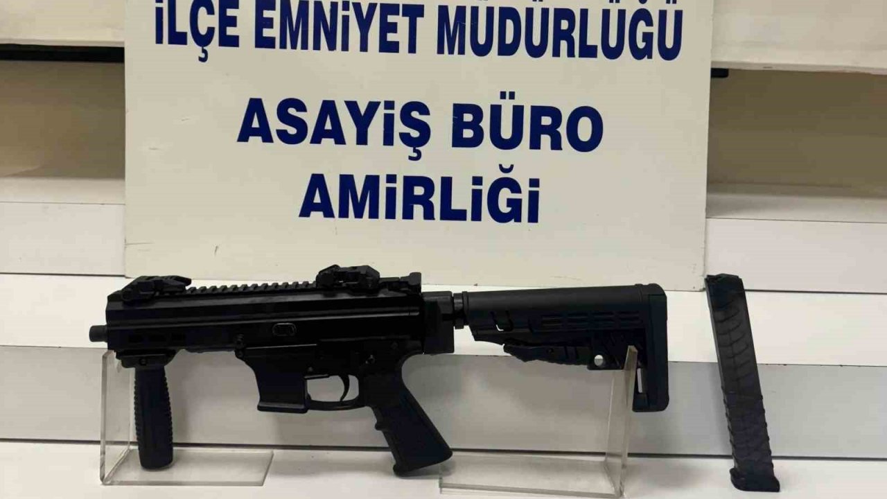 Bayrampaşa’da işyerine yapılan baskında otomatik tüfek ele geçirildi: 1 gözaltı