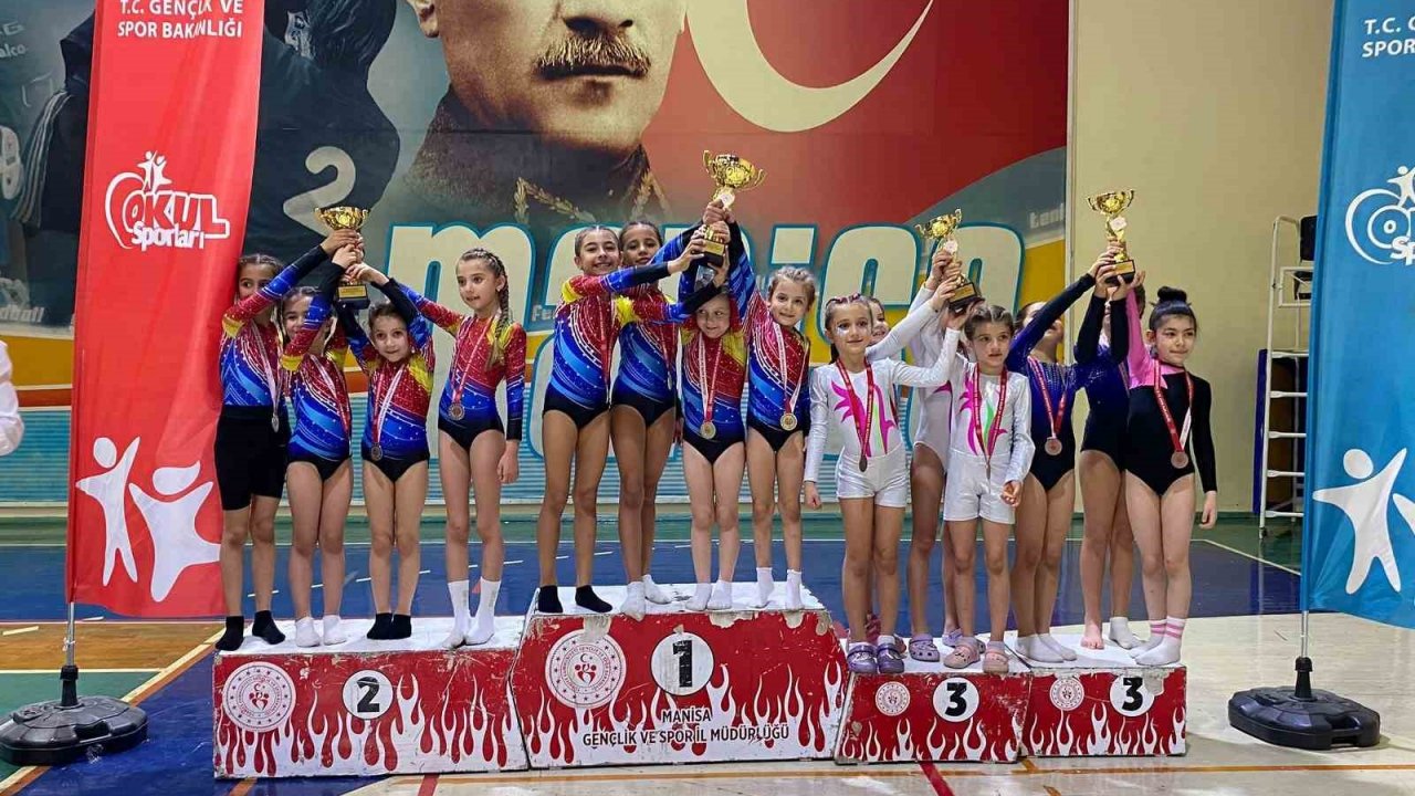 Manisa’da okul sporları artistik cimnastik il birinciliği yarışmaları yapıldı