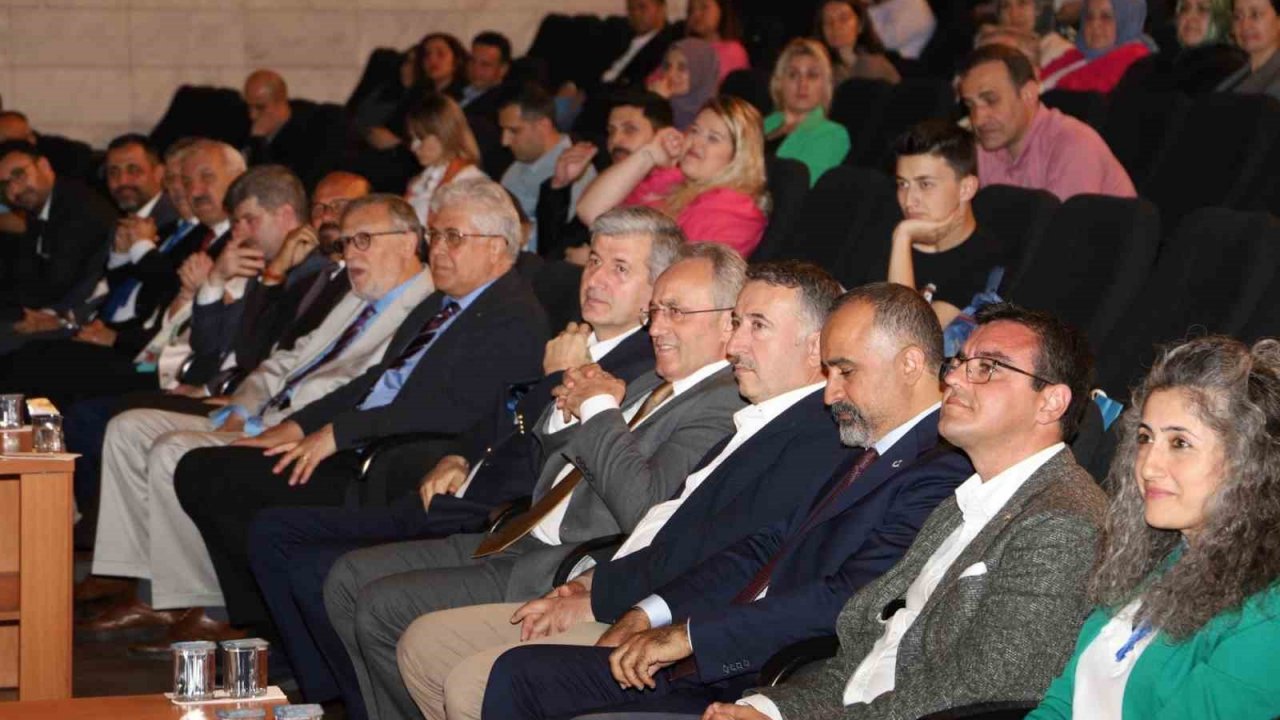 Bursa’da ’21. Yüzyılda Öğretmen Olmak’ konulu panel düzenlendi