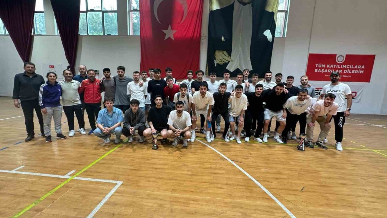 ZBEÜ’de Üniversiteler Arası Salon Futbolu Bölgesel Lig Grup Müsabakaları sona erdi