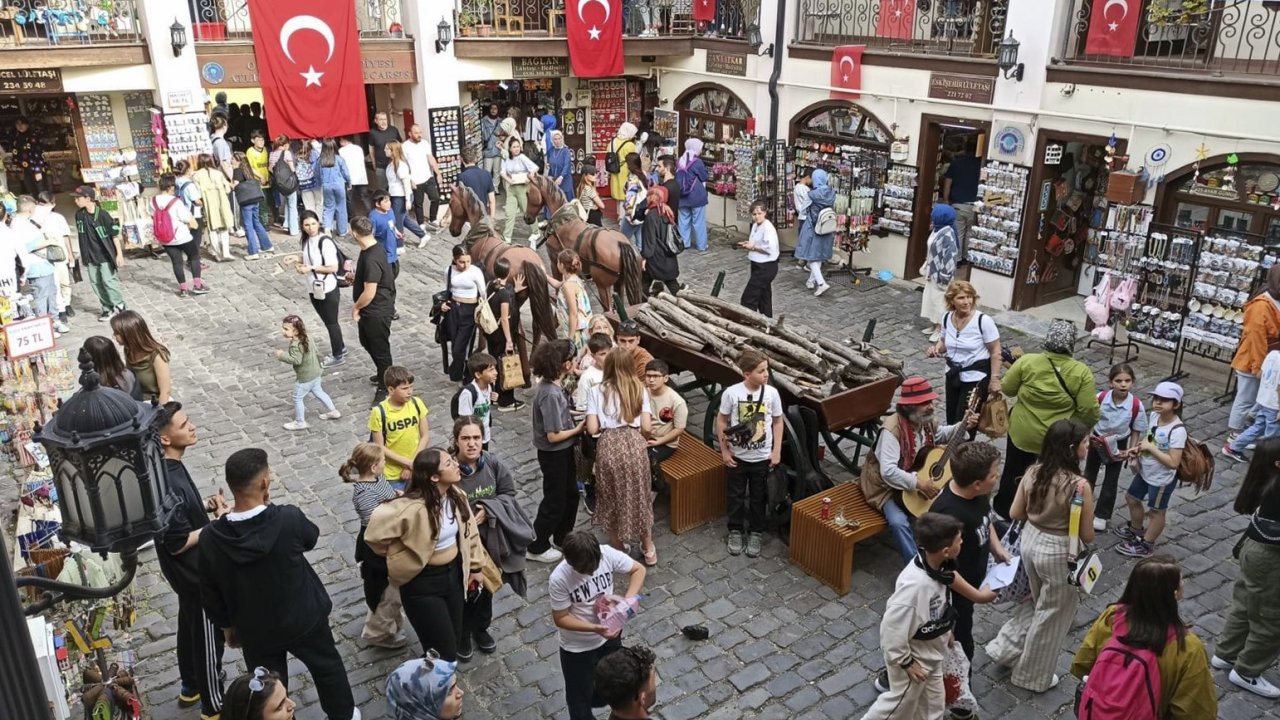 SUBÜ personelleri Eskişehir’i gezdi