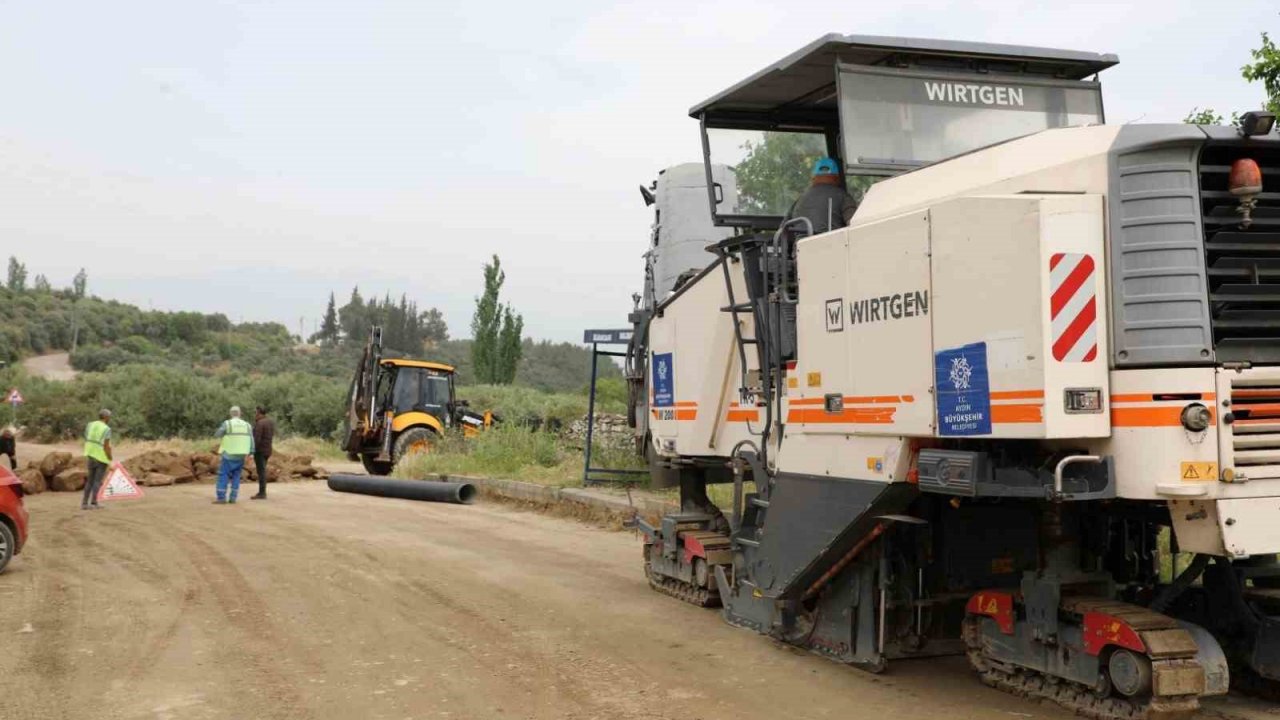 Aydın Büyükşehir Belediyesi’nden Karacasu’da yol yapım çalışması