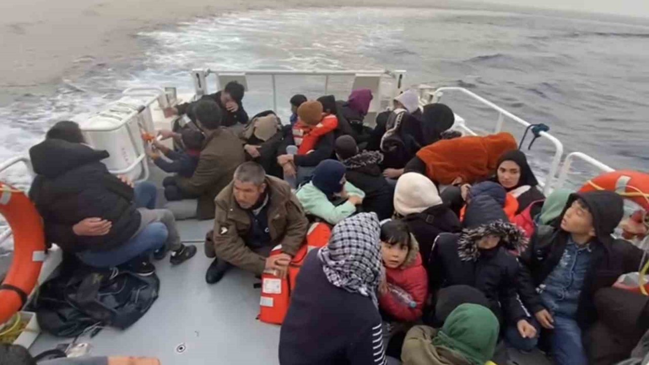 Ayvacık açıklarında 44 kaçak göçmen kurtarıldı