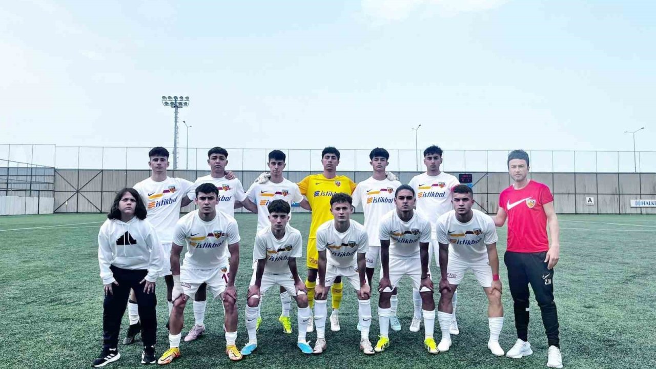 Kayserispor U17 takımı son 4 takım arasına kaldı