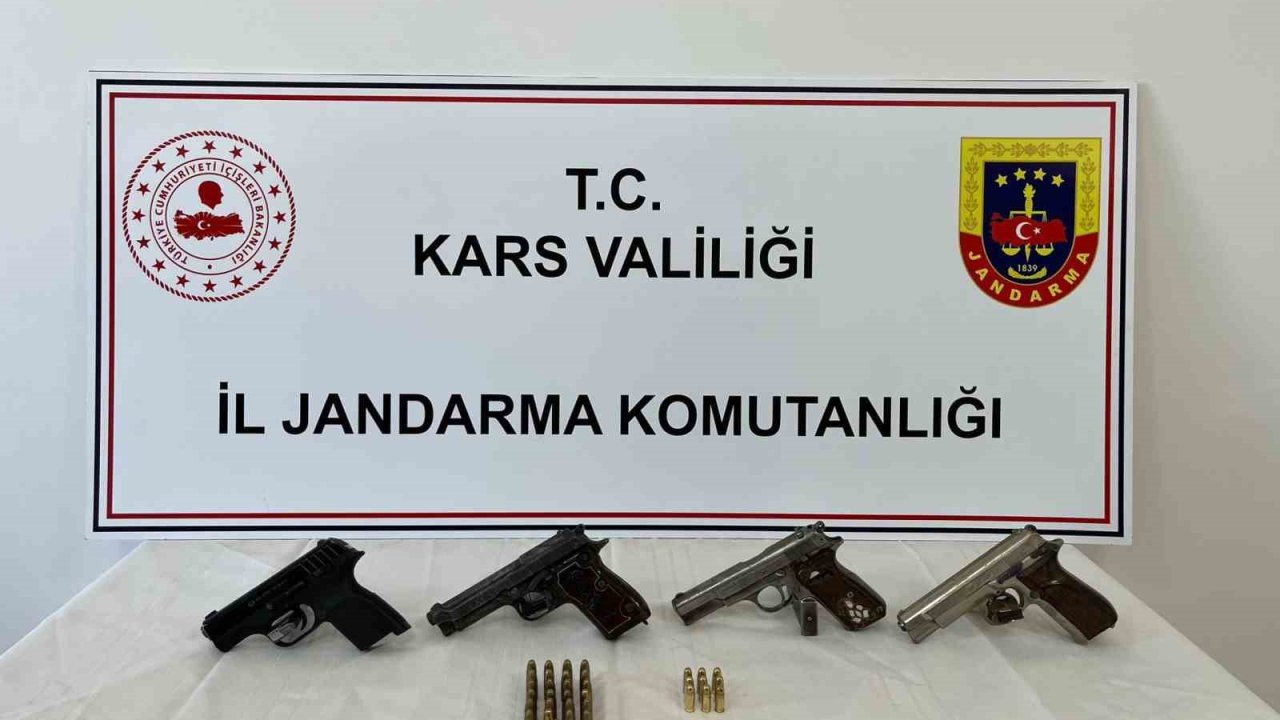 Kars’ta silah ticareti yapan 4 kişi yakalandı