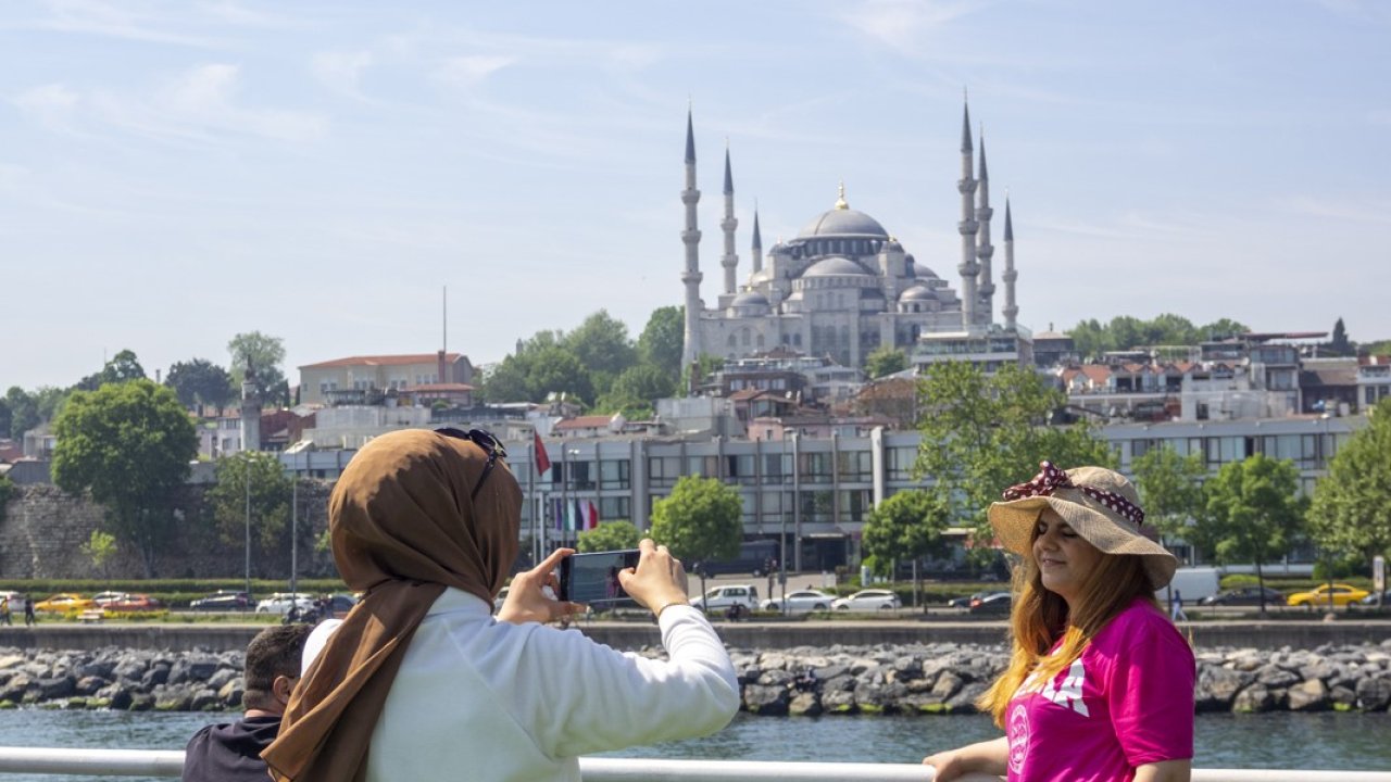 Zeytinburnu Belediyesi’nin düzenlediği simit ve çay eşliğinde ücretsiz ‘Boğaz Gezileri’ başlıyor