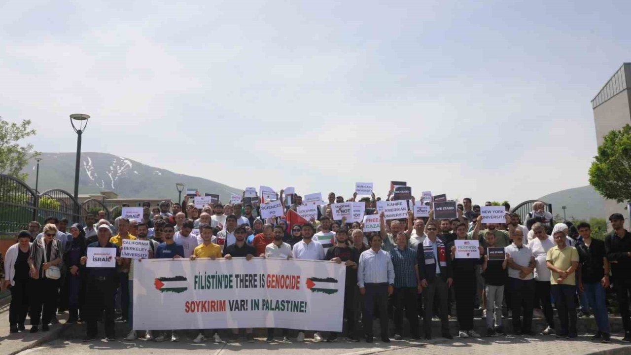 Iğdır Üniversitesi ABD’deki Üniversitelerin Gazze eylemlerine destek gösterisi yaptı