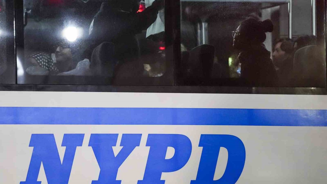 New York polisi, Filistin’e destek gösterilerinde 282 öğrenciyi gözaltına aldı