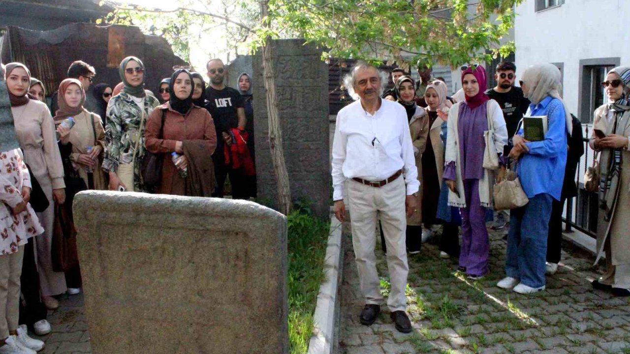 Prof. Dr. Özden; Tarihi şahsiyetlerin mezarları gün yüzüne çıkarılmalı