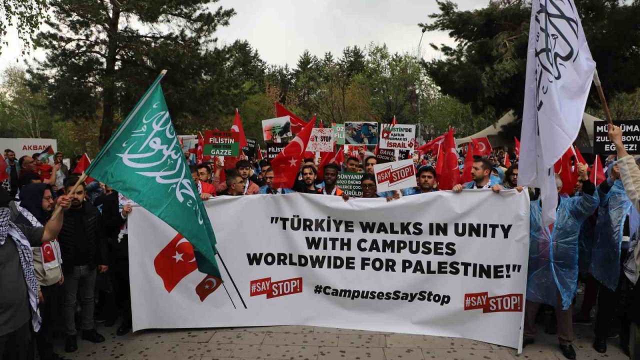 Atatürk Üniversiteli öğrencilerden Filistin’e destek mesajı