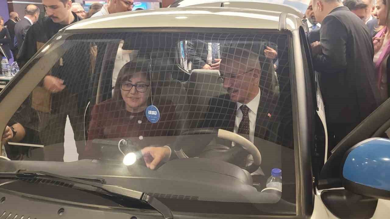 Yüzde yüz yerli ve elektrikli mini araç “Mango Car” Ankara’da tanıtıldı