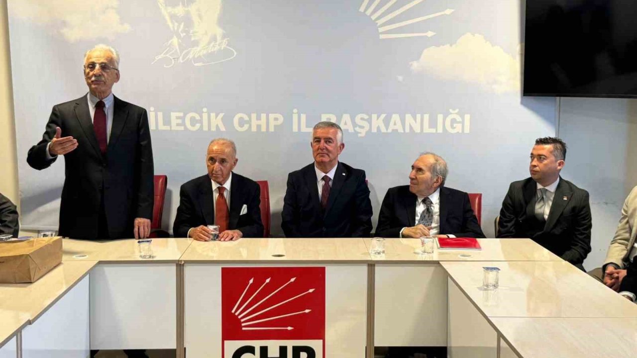 CHP’nin eski Genel Başkanları Altan Öymen ve Hikmet Çetin Bilecik’e geldi