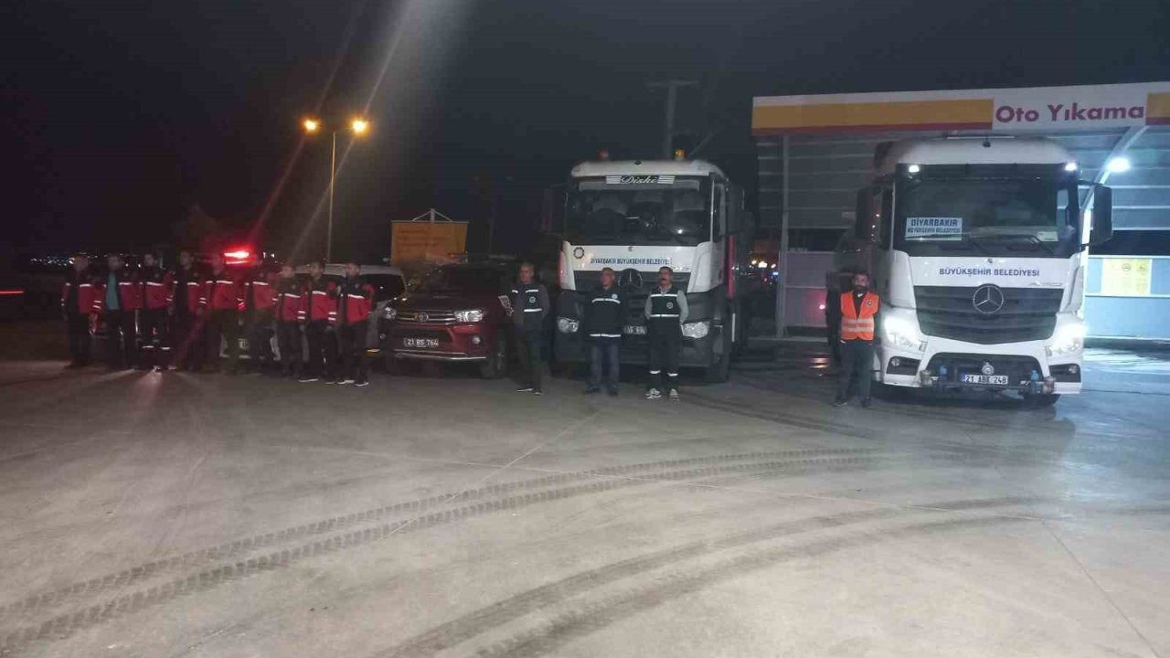 Diyarbakır Büyükşehir Belediyesi’nden Cizre’ye araç ve personel desteği