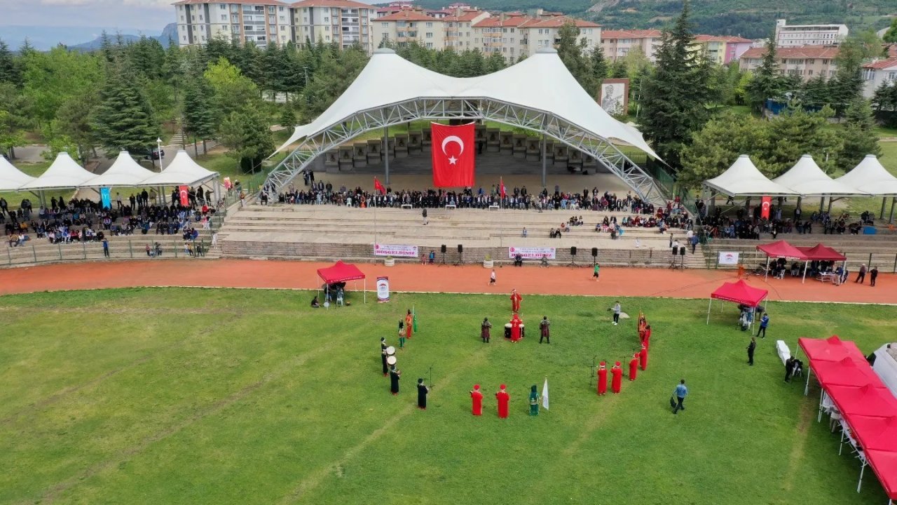 Karakucak Güreş Festivali renkli görüntülere ev sahipliği yaptı