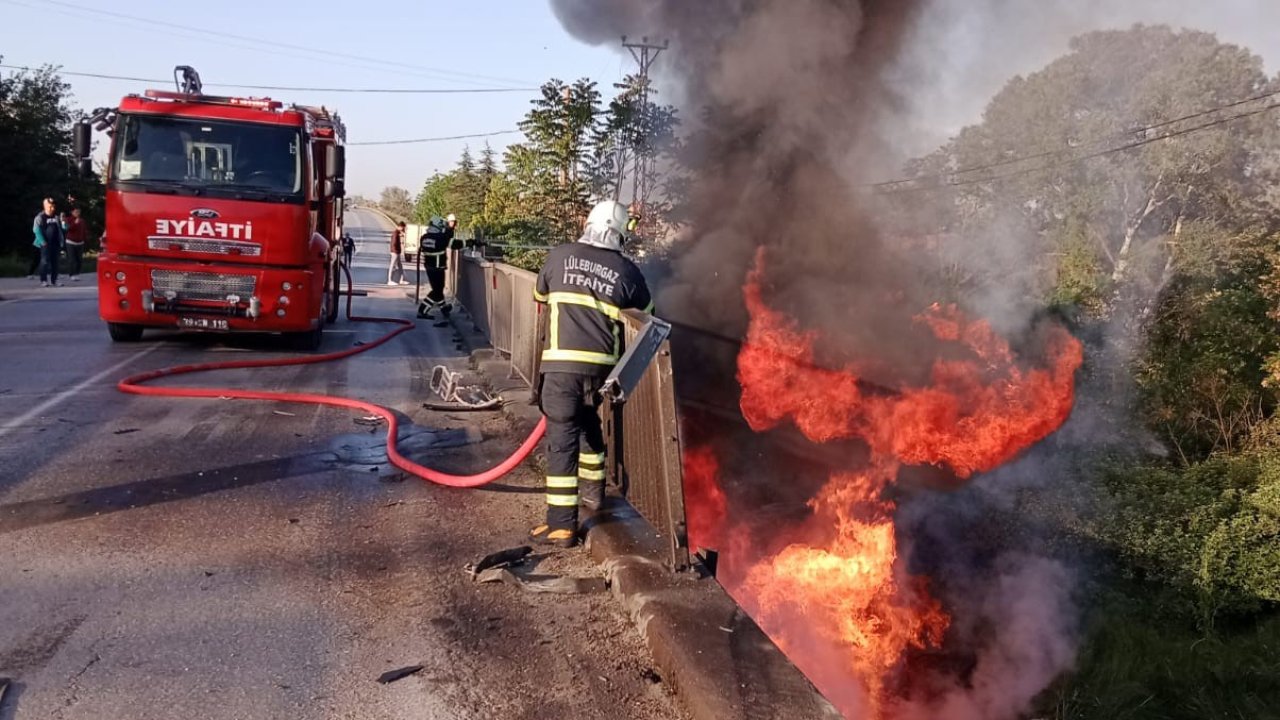 Tır köprüden dereye uçtu