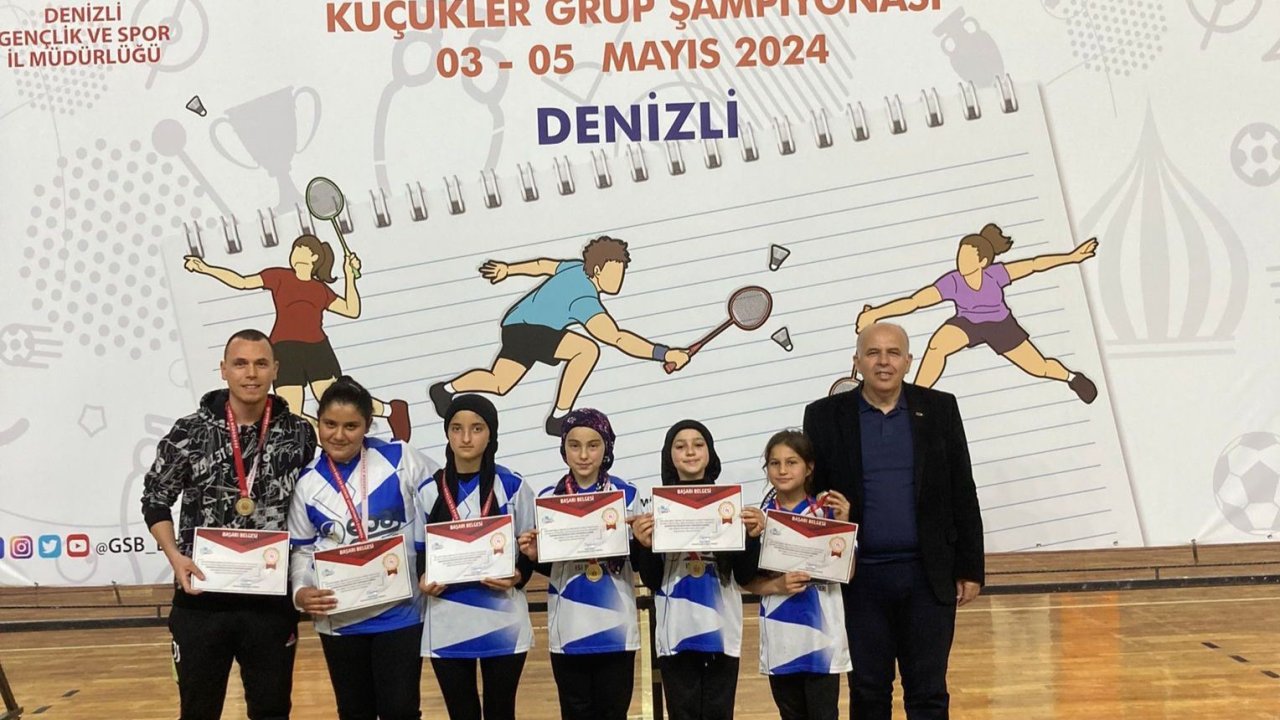 Sinanpaşalı öğrenciler badmintonda bölge şampiyonu oldu