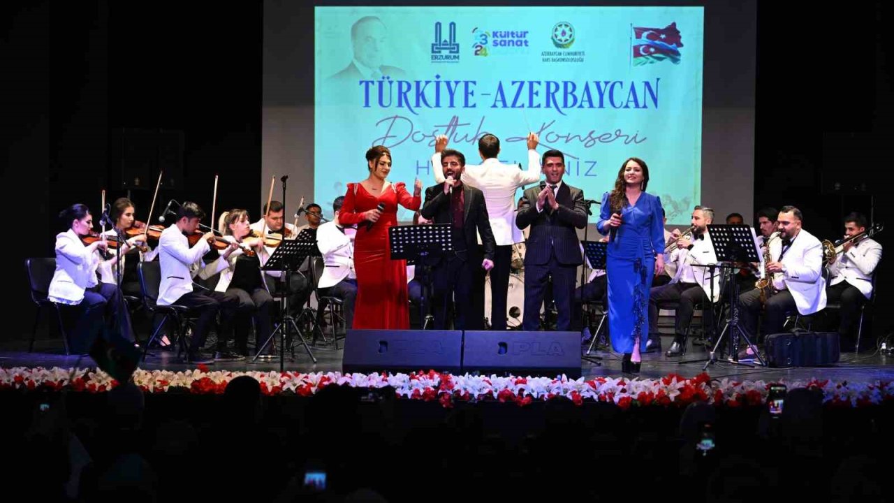 Türkiye-Azerbaycan Erzurum’da tek yürek oldu