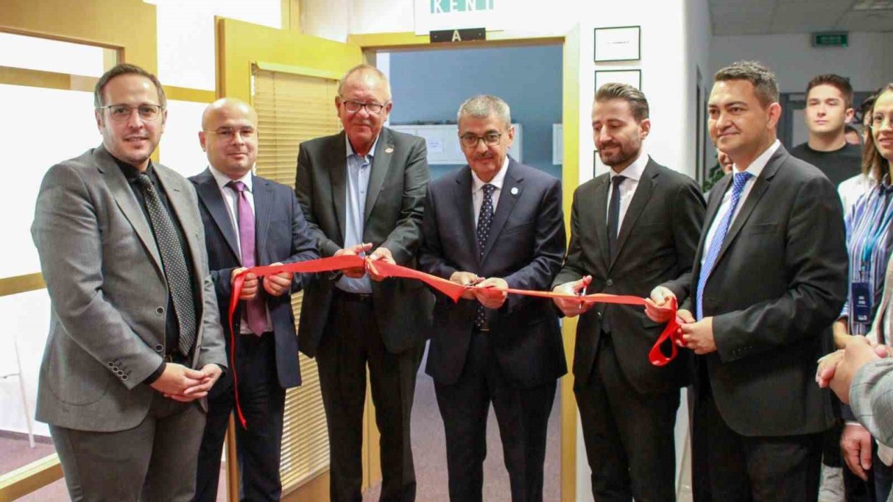 Pamukkale Teknoknet’in Polonya’da açılan kontak ofisi, Türkiye’nin teknoloji liderliğini güçlendirecek
