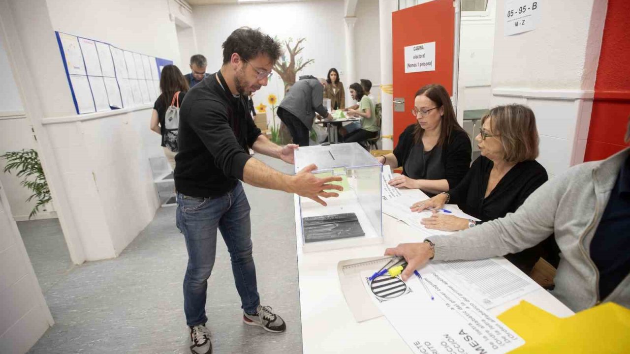 Katalonya’da halk bölgesel seçimler için sandık başında