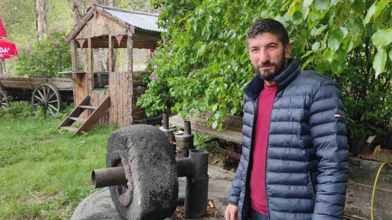 Kars’ta tarihi değirmen yoğun ilgi görüyor