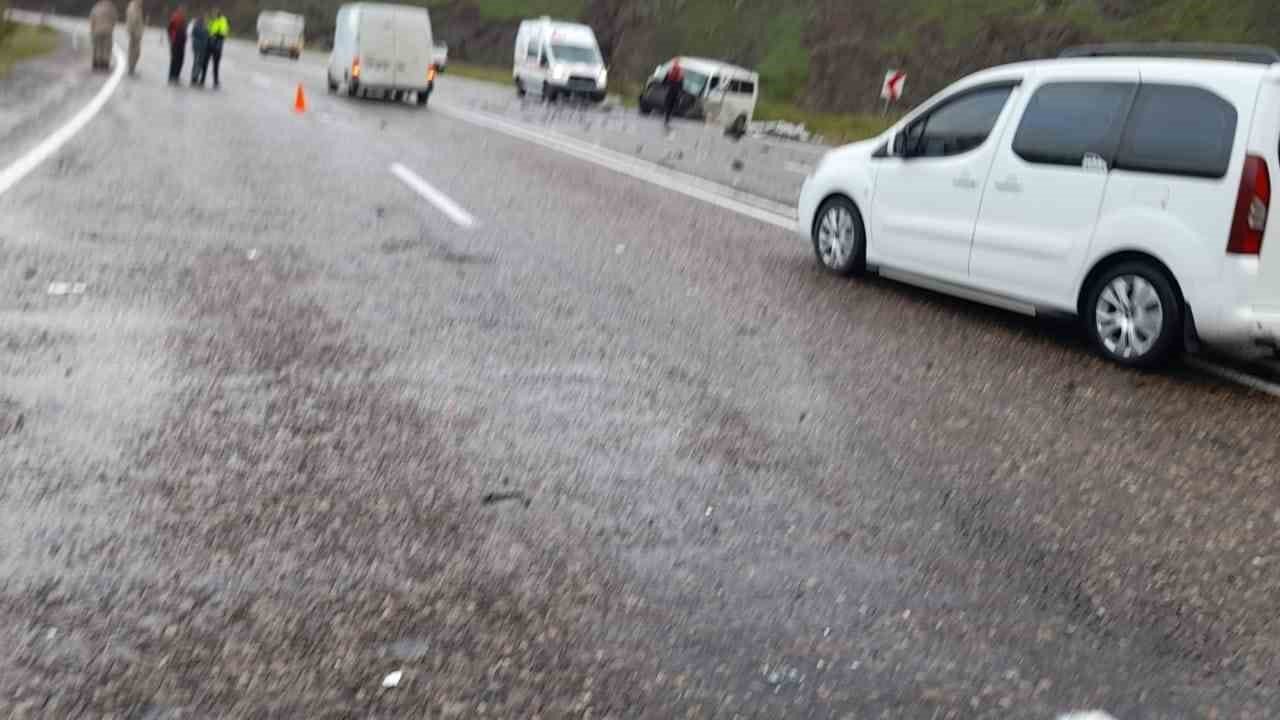 Ağrı’da korkunç kaza: 2 ölü, 5 yaralı