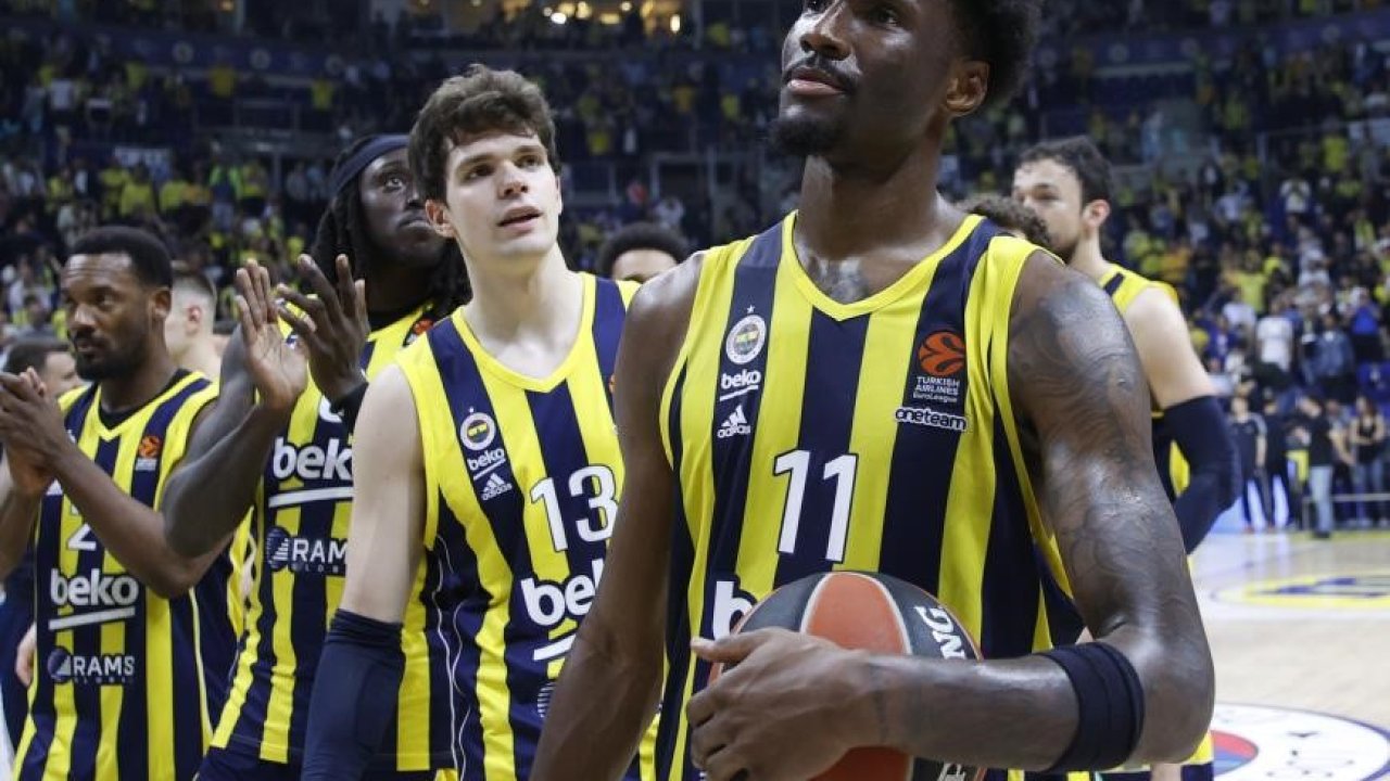 Nigel Hayes-Davis, EuroLeague’de sezonun en iyi 5’ine seçildi