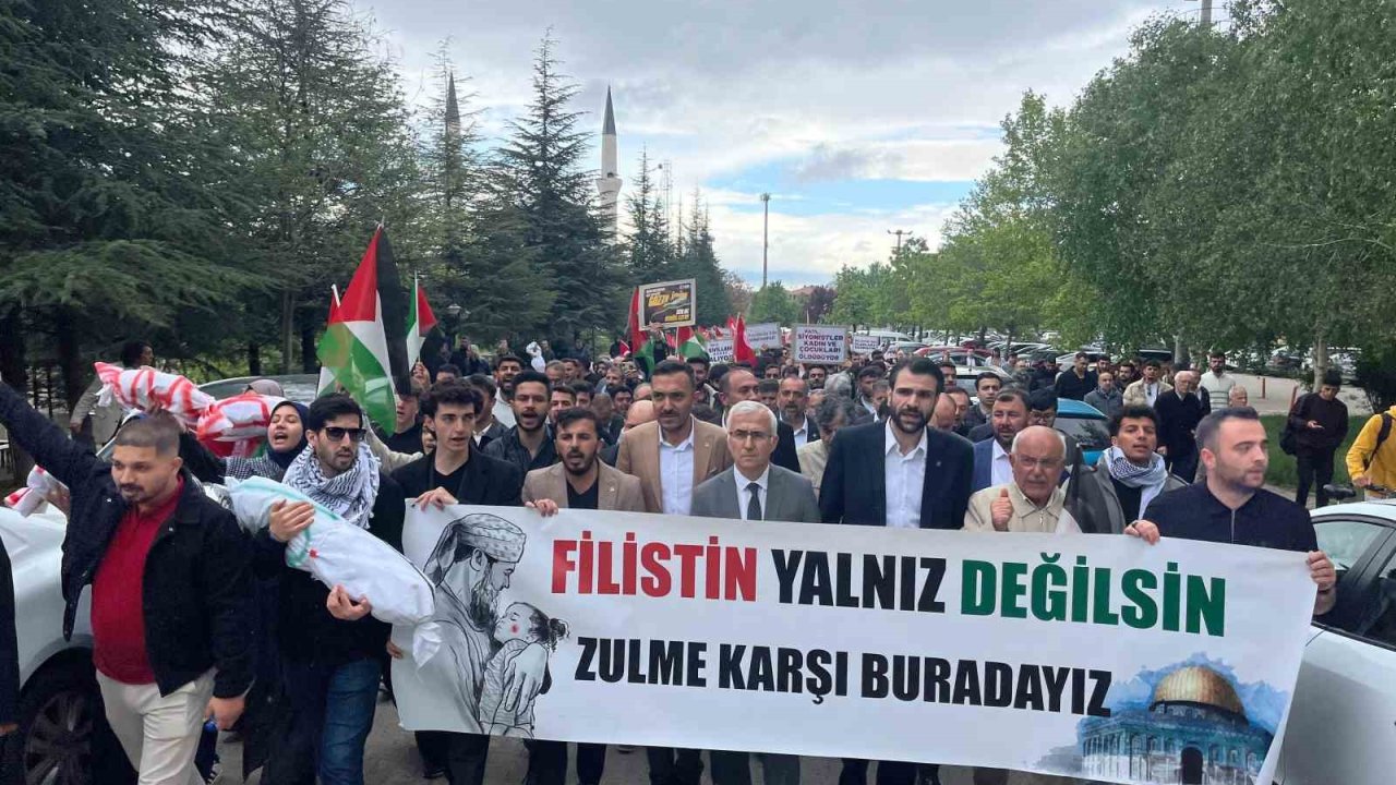 Eskişehir Osmangazi Üniversitesinde Filistin’e destek yürüyüşü gerçekleştirildi