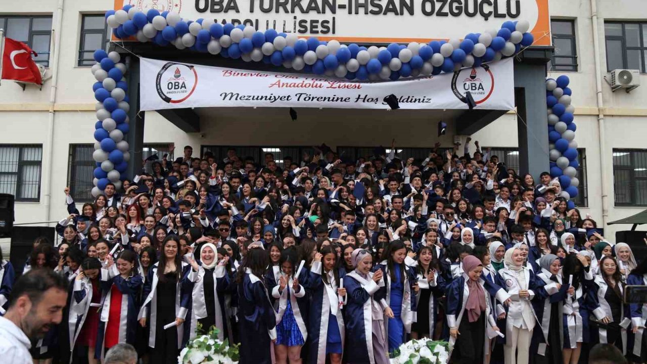 Oba Türkan-İhsan Özgüçlü Anadolu Lisesi ilk mezunlarını verdi