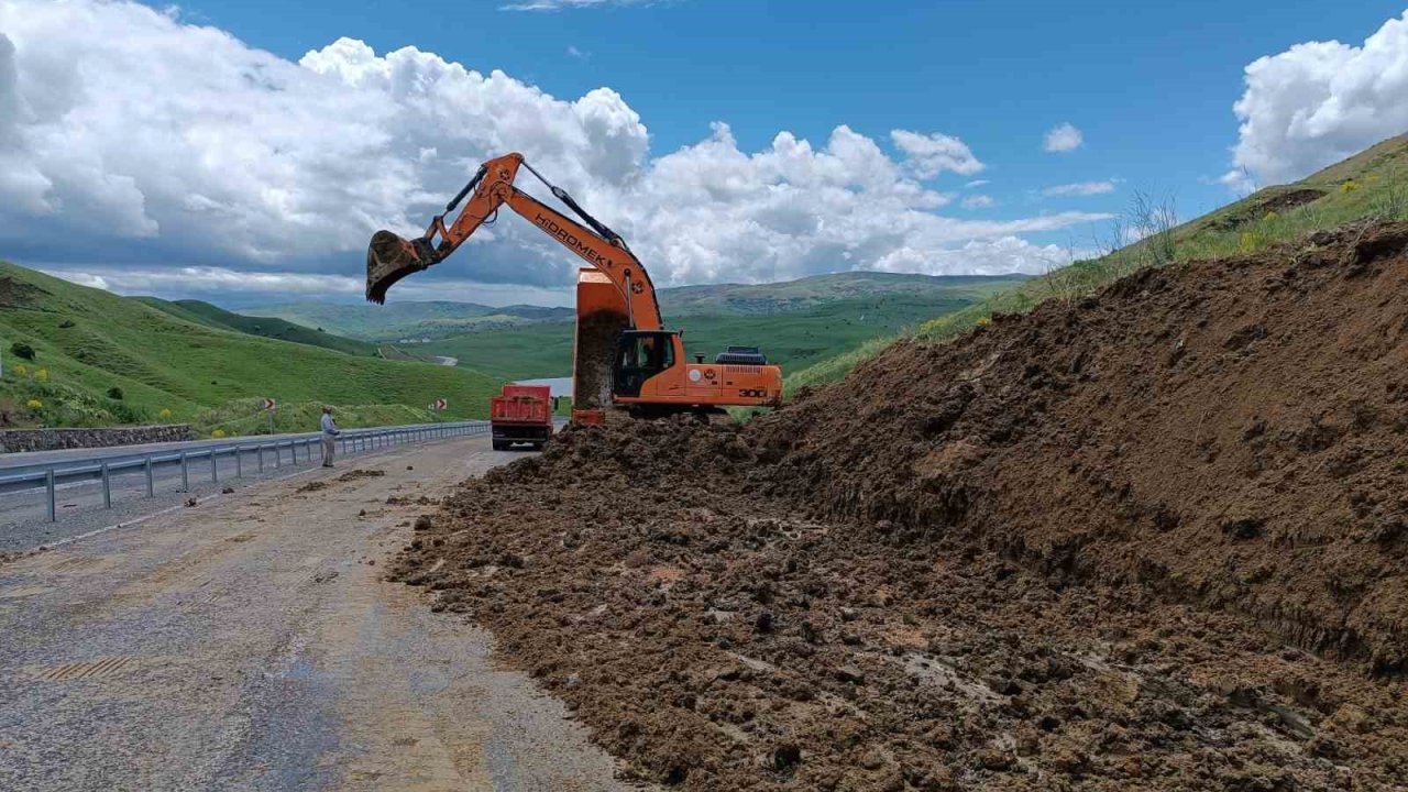 Varto’da aynı noktada 4.’üncü kez heyelan meydana geldi