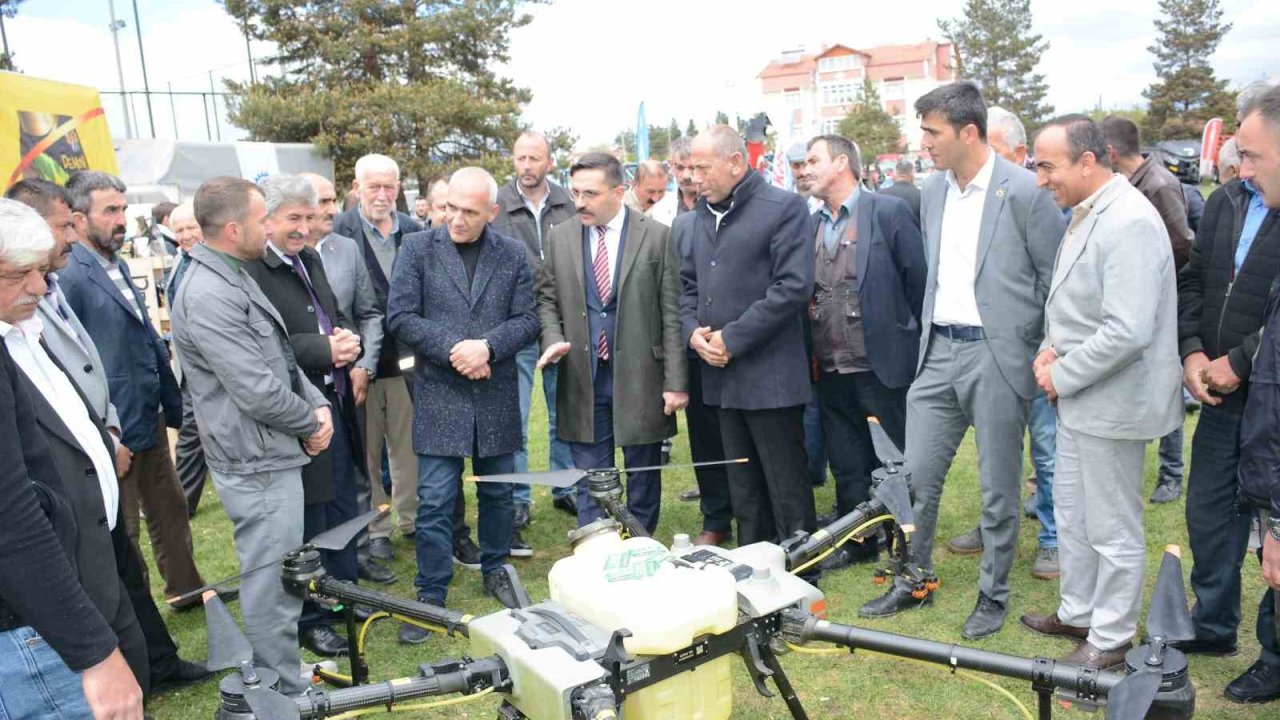 Çiftçiler Günü’nde düzenlenen tarım fuarına yoğun ilgi