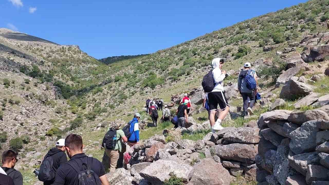 Karapınar’da Gençlik Haftası yürüyüşü