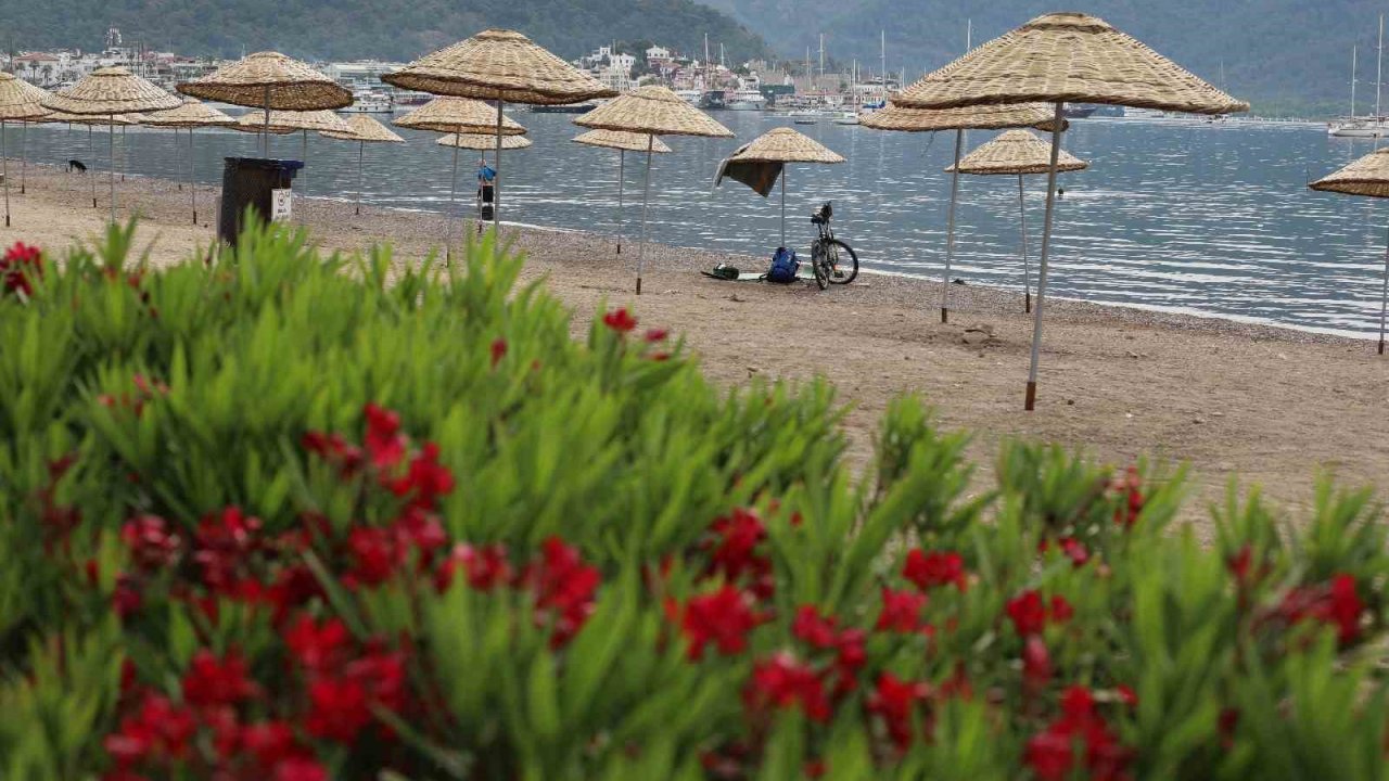 Marmaris’te halk plajları yaza hazırlanıyor