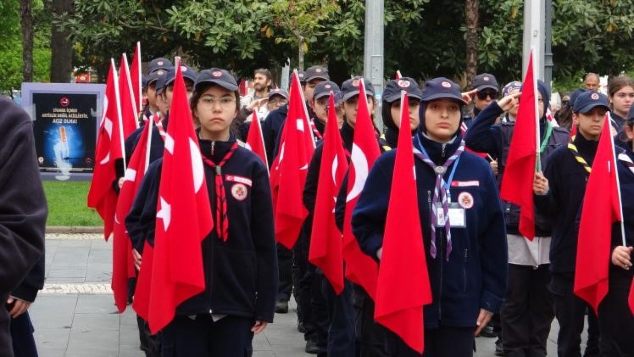 Samsun’da 19 Mayıs kutlamaları Atatürk Anıtı’ndaki törenle başladı