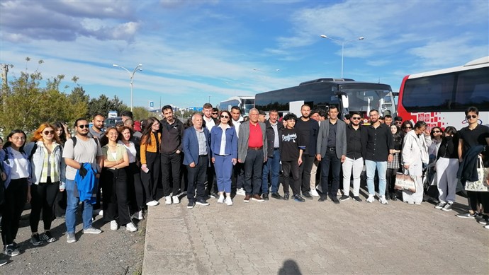 Kars'tan 150 öğrenci Başkente doğru yola çıktı!
