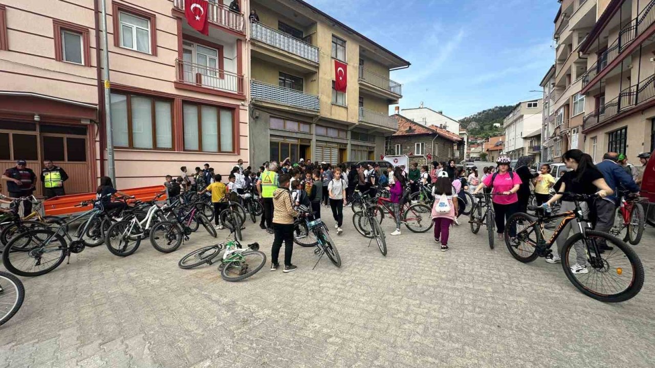 Huğlu’da “Pedalla genç kal” bisiklet turu