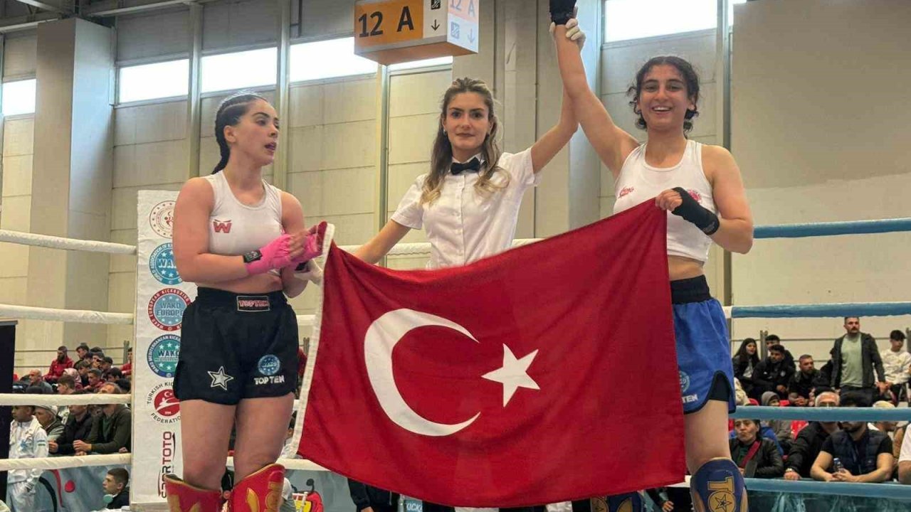 Diyarbakır Spor Lisesi kickboksta tarih yazdı