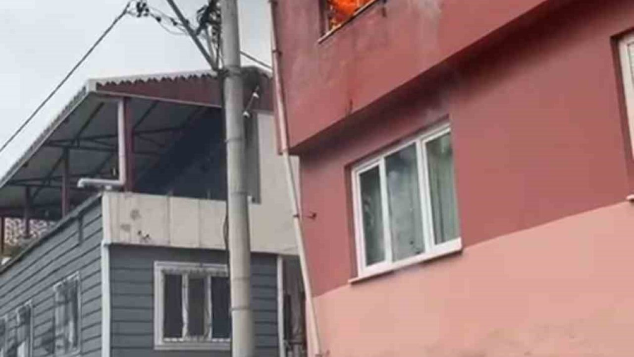 Bursa’da ev alev alev yandı